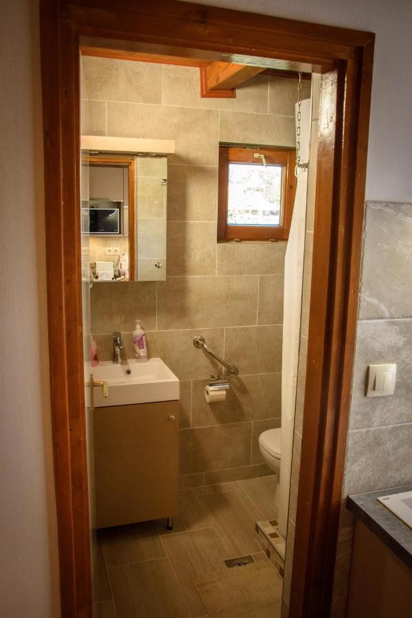 Huszar Vendeghaz Apartment Орвеняш Екстериор снимка